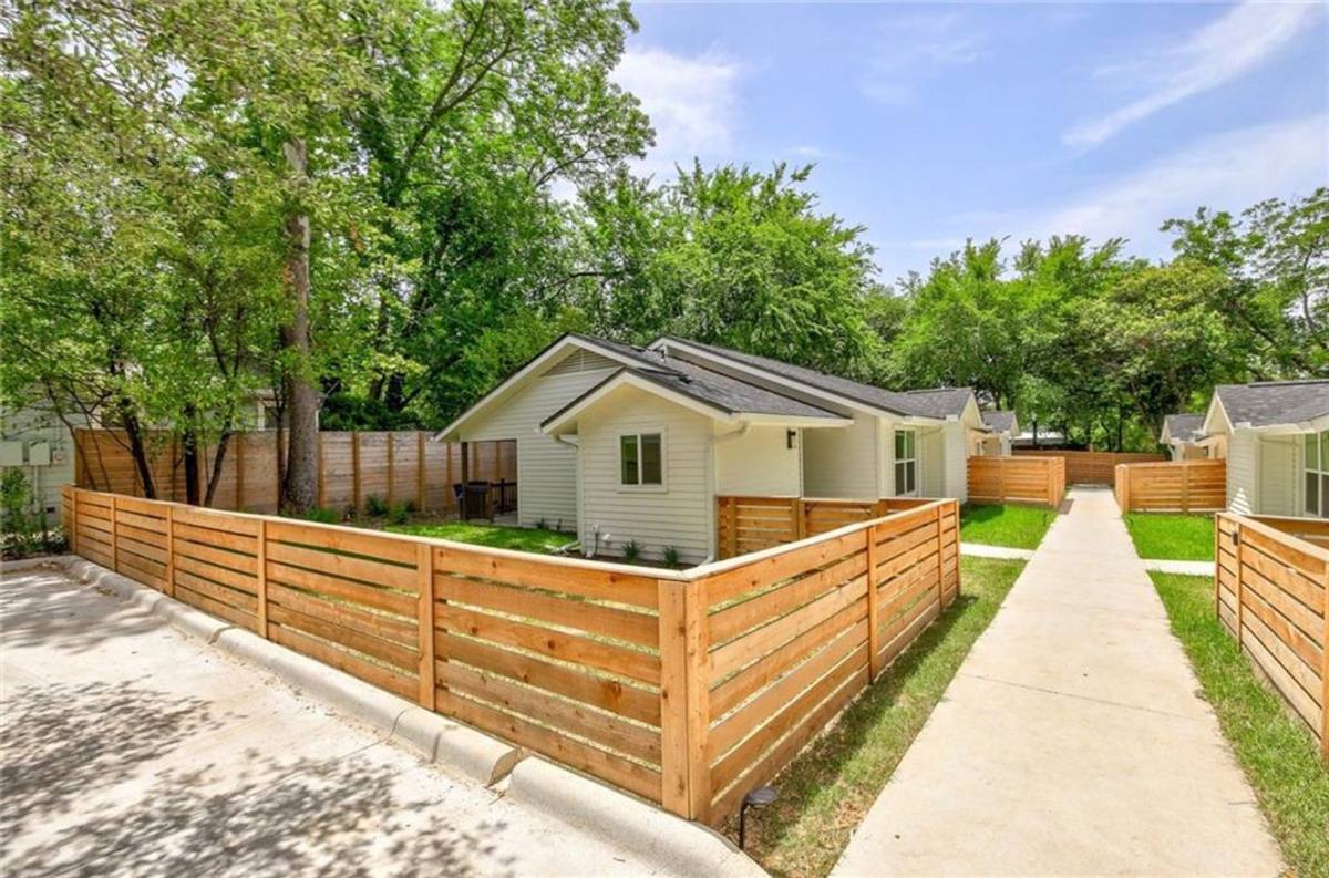 Townhouse for rent at 511 E 50th St #B, Austin, TX 78751