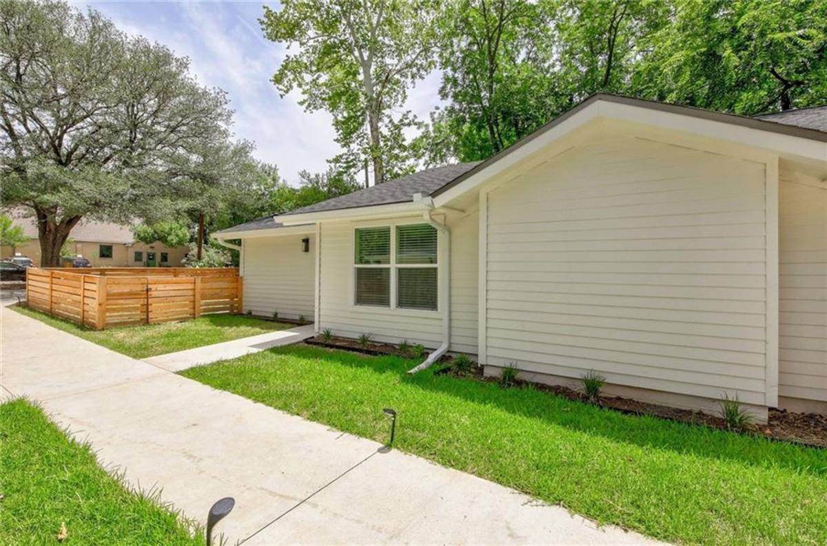 Townhouse for rent at 511 E 50th St #B, Austin, TX 78751