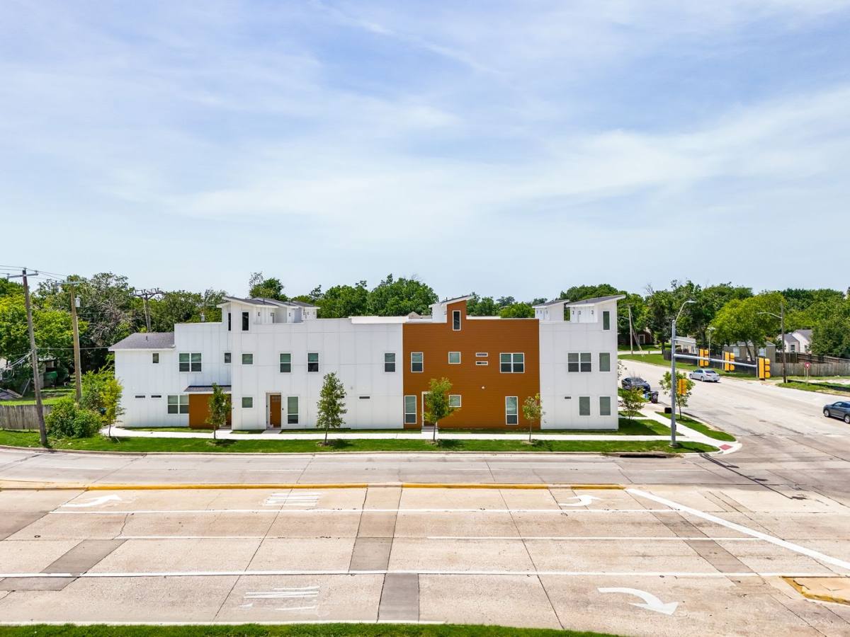 Apartment for rent at 2505 Benbrook Blvd, Fort Worth, TX 76109