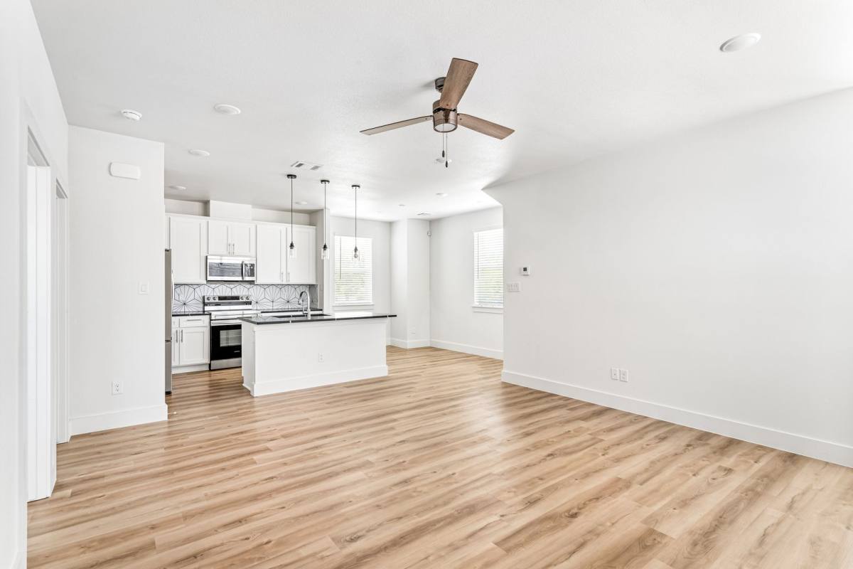 Apartment for rent at 2505 Benbrook Blvd, Fort Worth, TX 76109