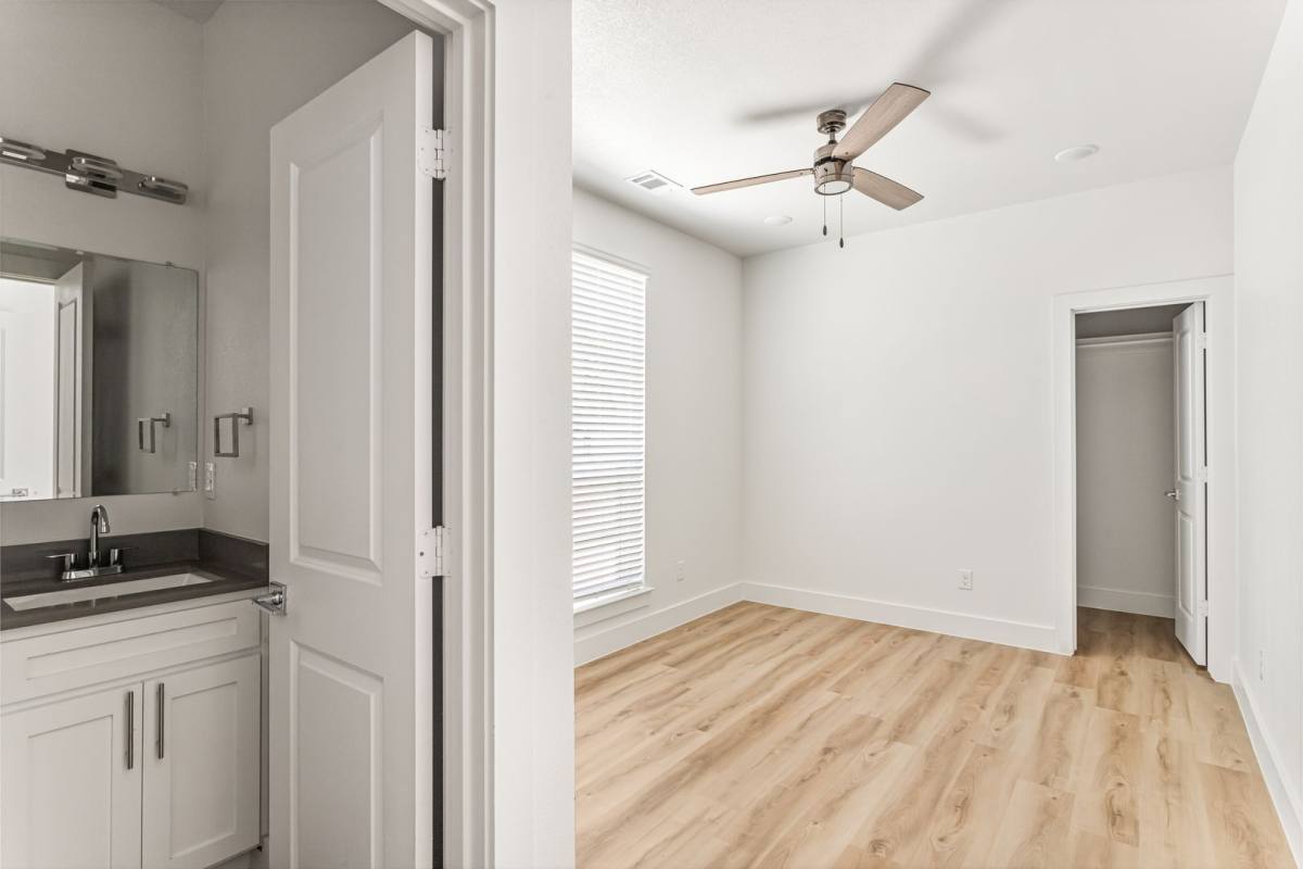 Apartment for rent at 2505 Benbrook Blvd, Fort Worth, TX 76109