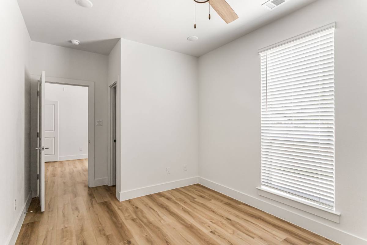 Apartment for rent at 2505 Benbrook Blvd, Fort Worth, TX 76109