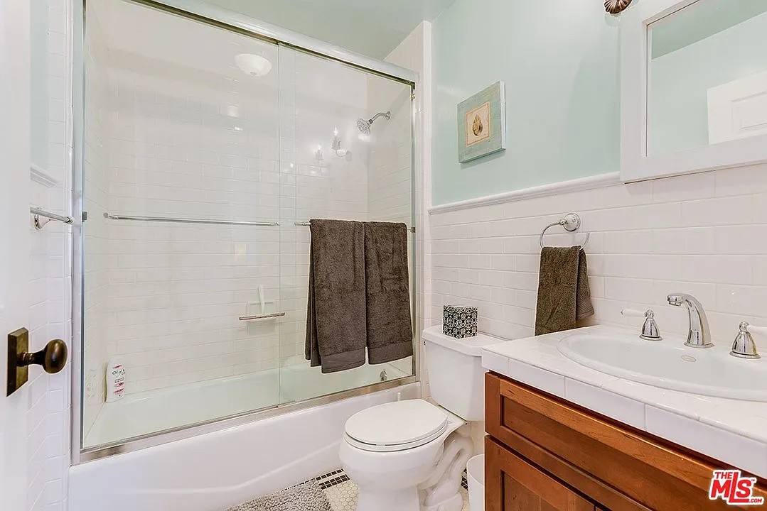 House for rent at 835 N Sycamore Ave, Los Angeles, CA 90038