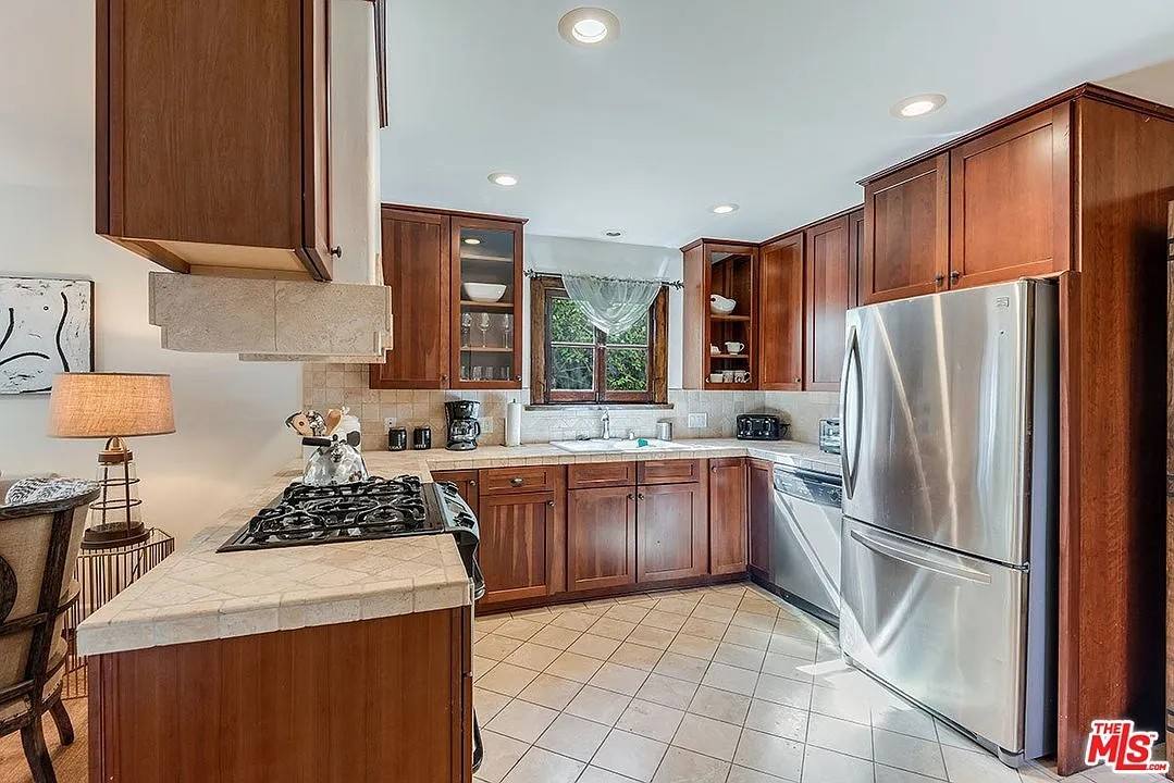 House for rent at 835 N Sycamore Ave, Los Angeles, CA 90038