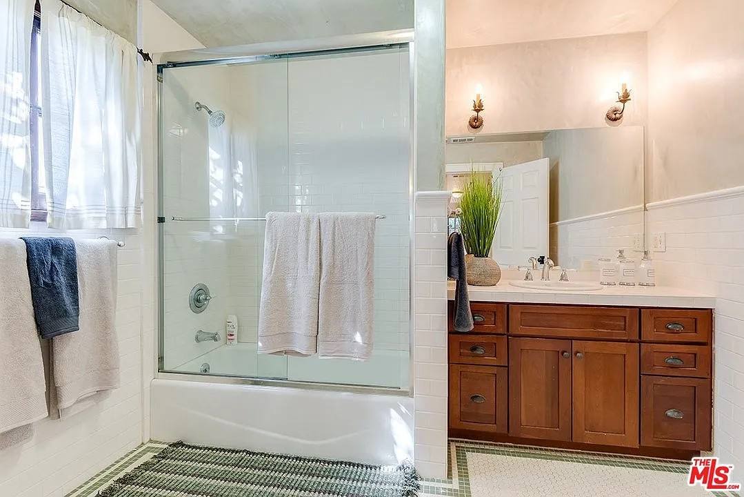 House for rent at 835 N Sycamore Ave, Los Angeles, CA 90038