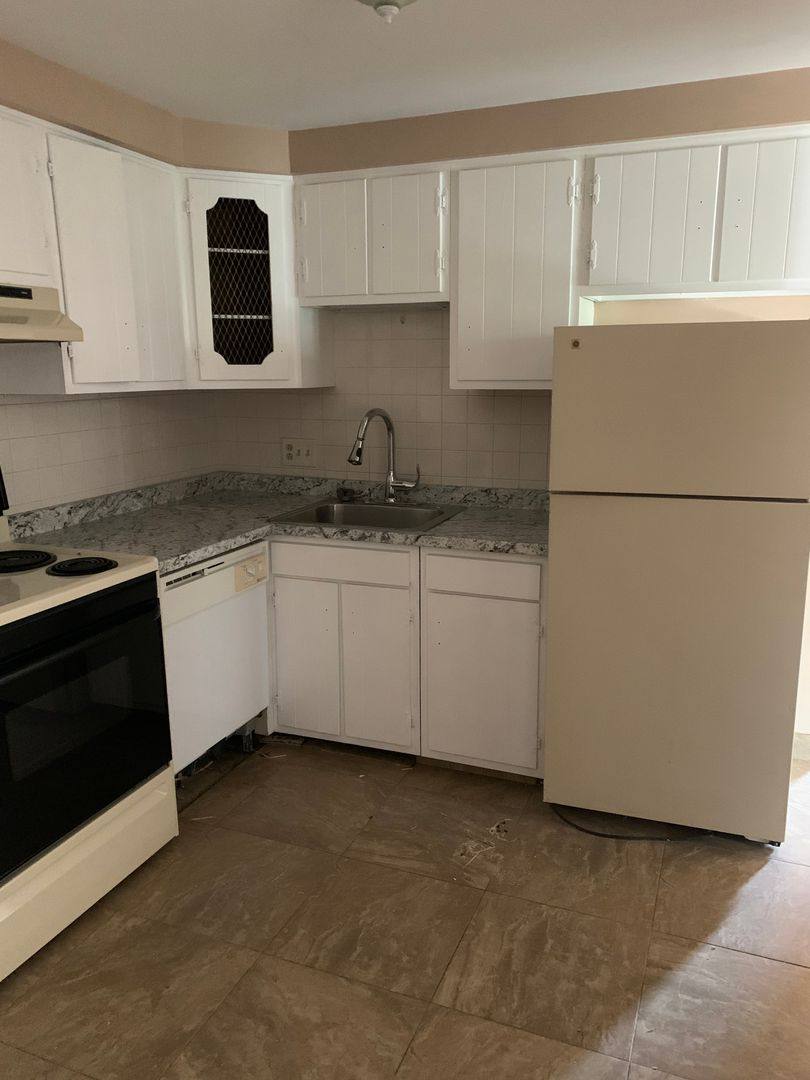 Apartment for rent at 825 Center Rd, Buffalo, NY 14224