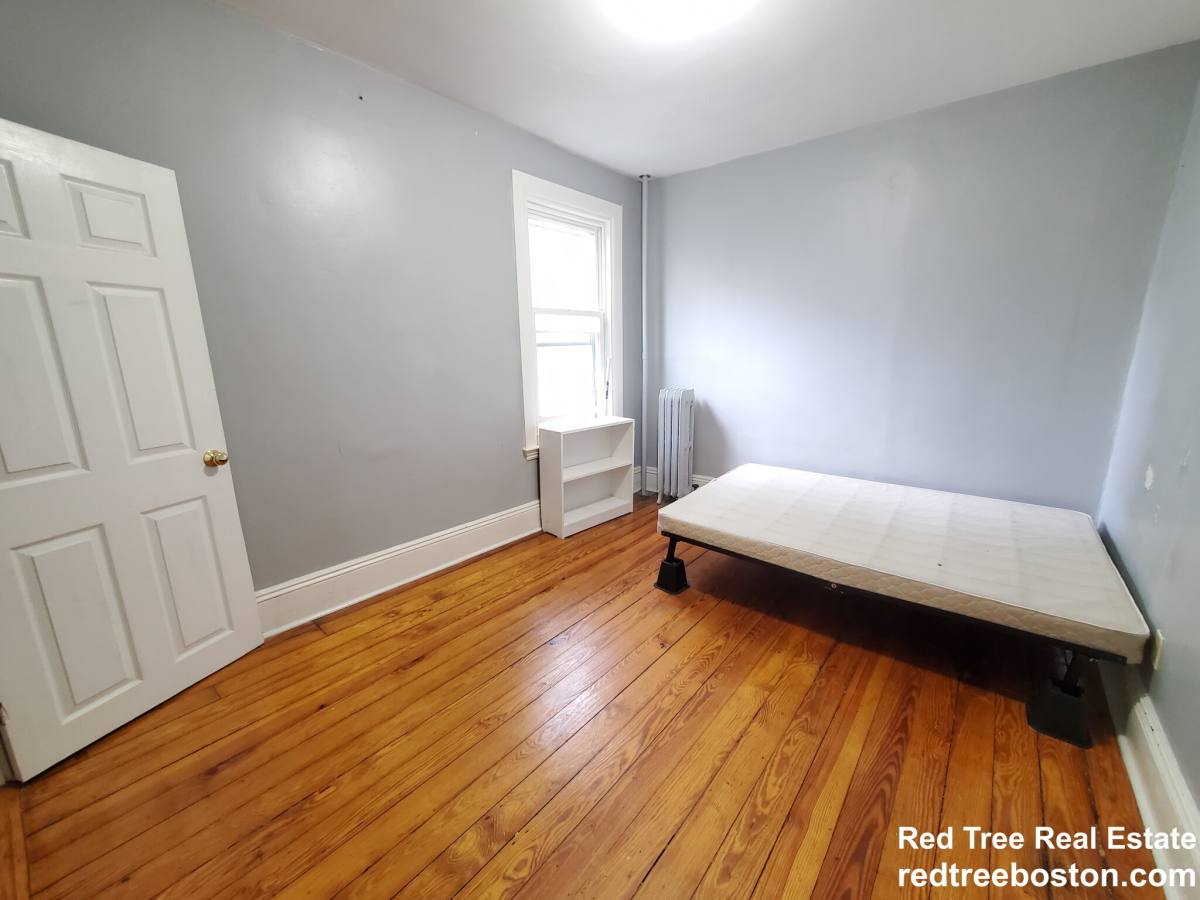 Apartment for rent at 846 Huntington Ave #3, Boston, MA 02115