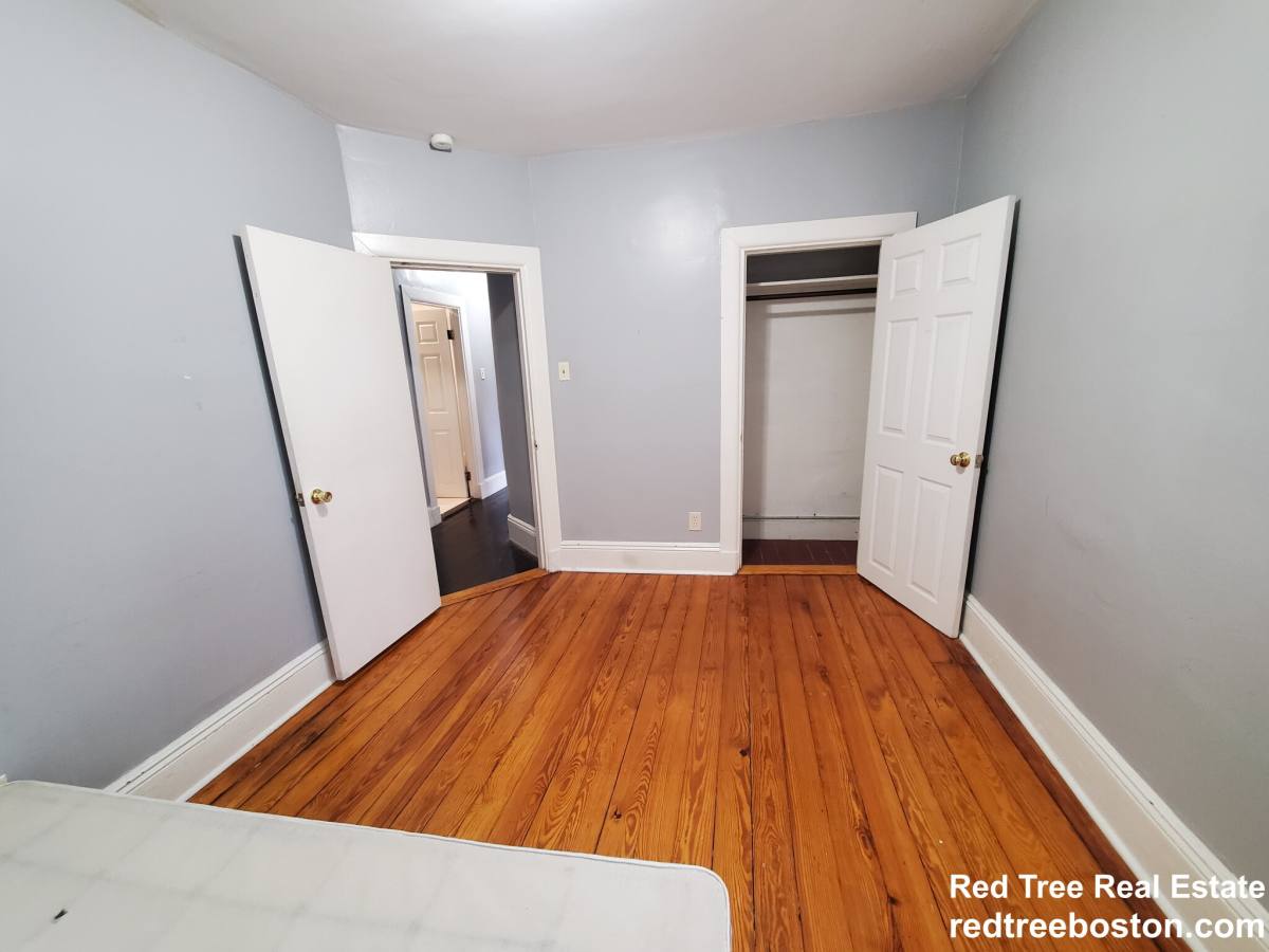 Apartment for rent at 846 Huntington Ave #3, Boston, MA 02115