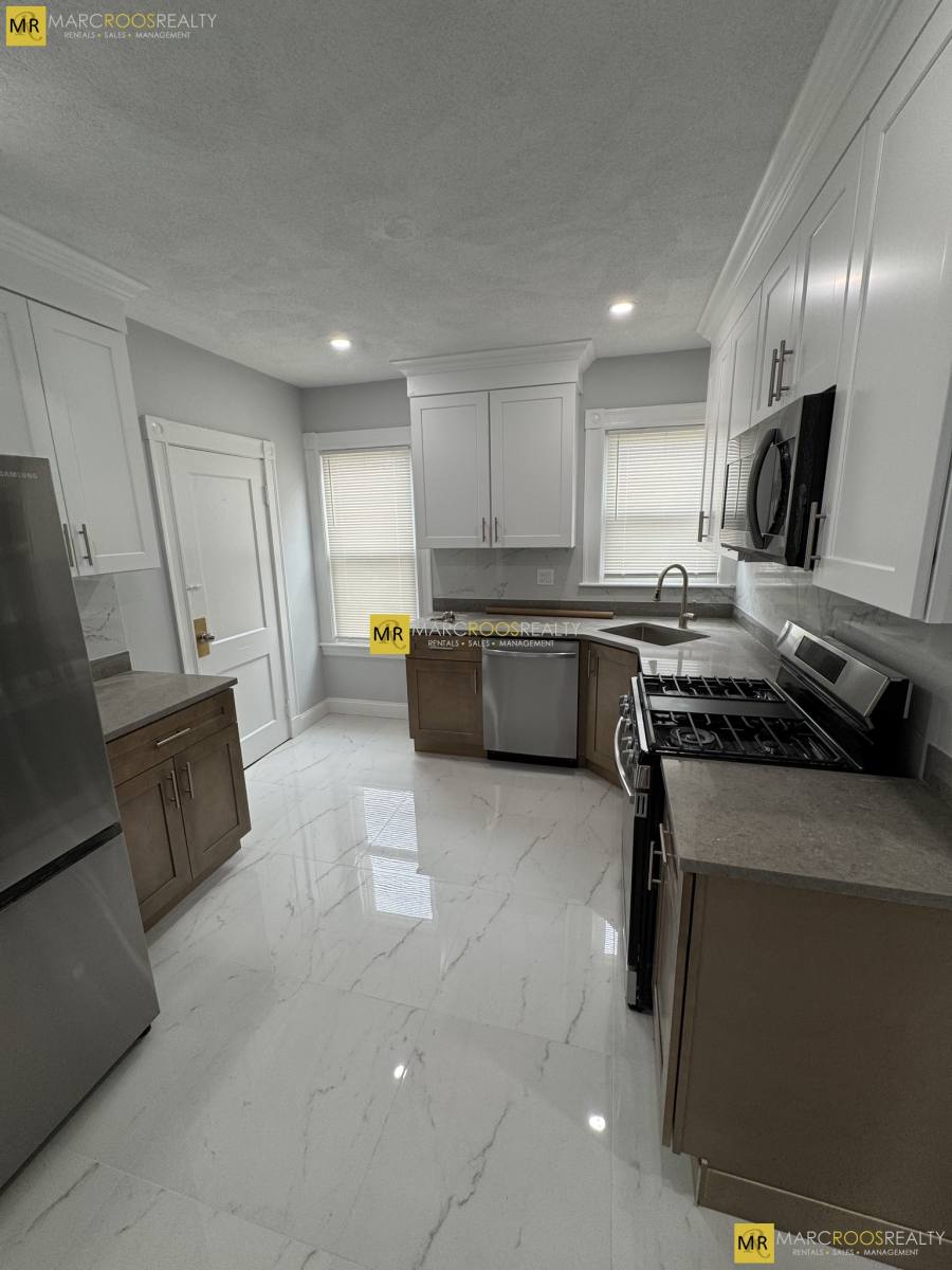 Apartment for rent at 14-16 Hamilton Rd #14, Somerville, MA 02144