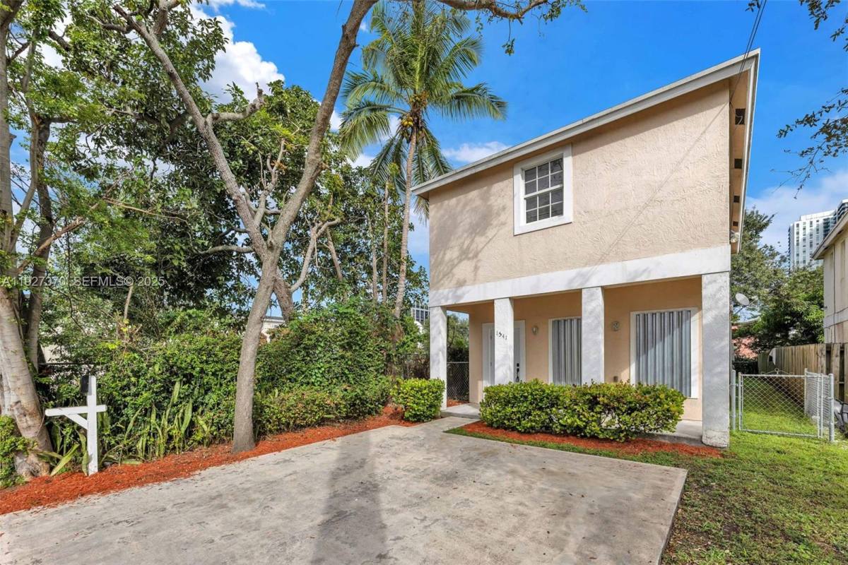Apartment for rent at 1541 NW 1st Court, Miami, FL 33136