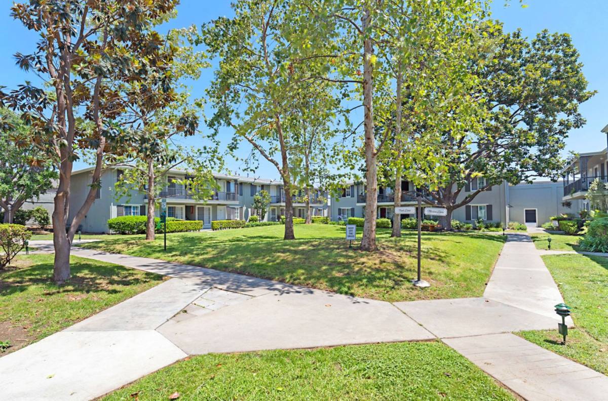 Apartment for rent at 15610 Tustin Village Way, Tustin, CA 92780