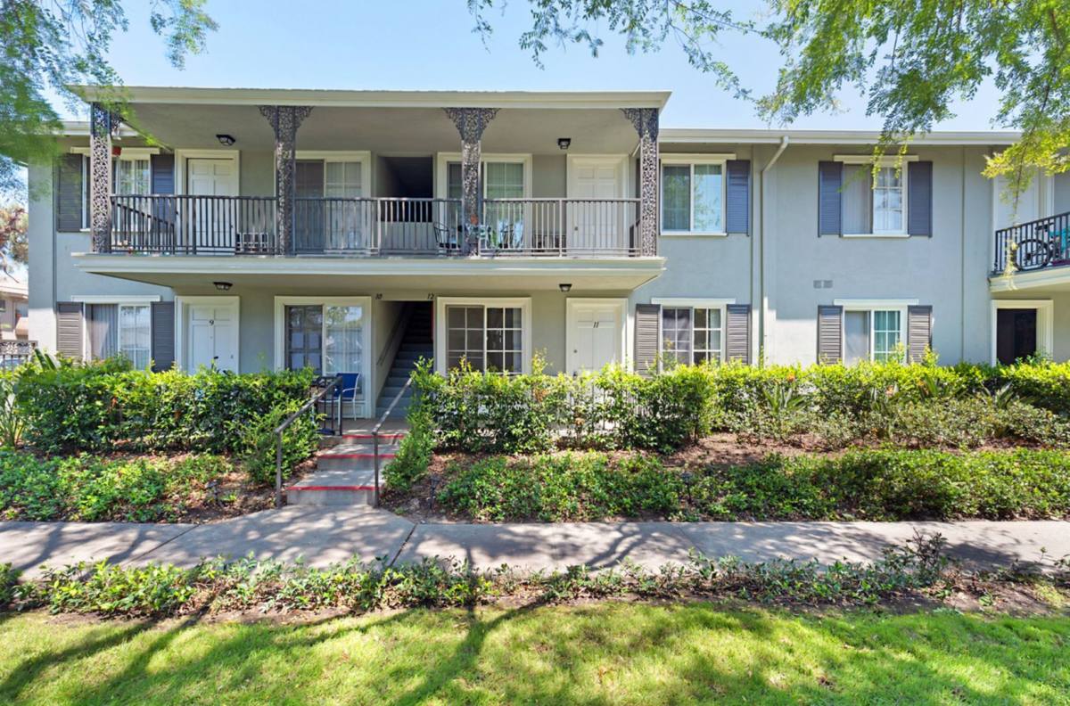 Apartment for rent at 15610 Tustin Village Way, Tustin, CA 92780