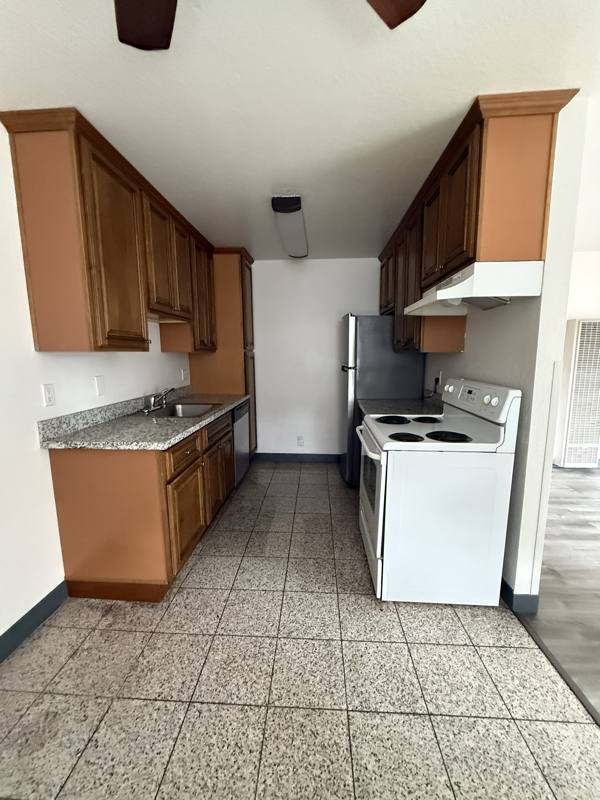 Apartment for rent at 103 E Lewelling Blvd #2 Downstairs&7 Upsta, San Lorenzo, CA 94580
