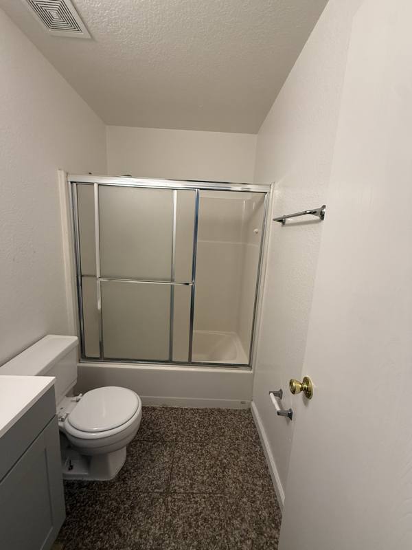 Apartment for rent at 103 E Lewelling Blvd #2 Downstairs&7 Upsta, San Lorenzo, CA 94580