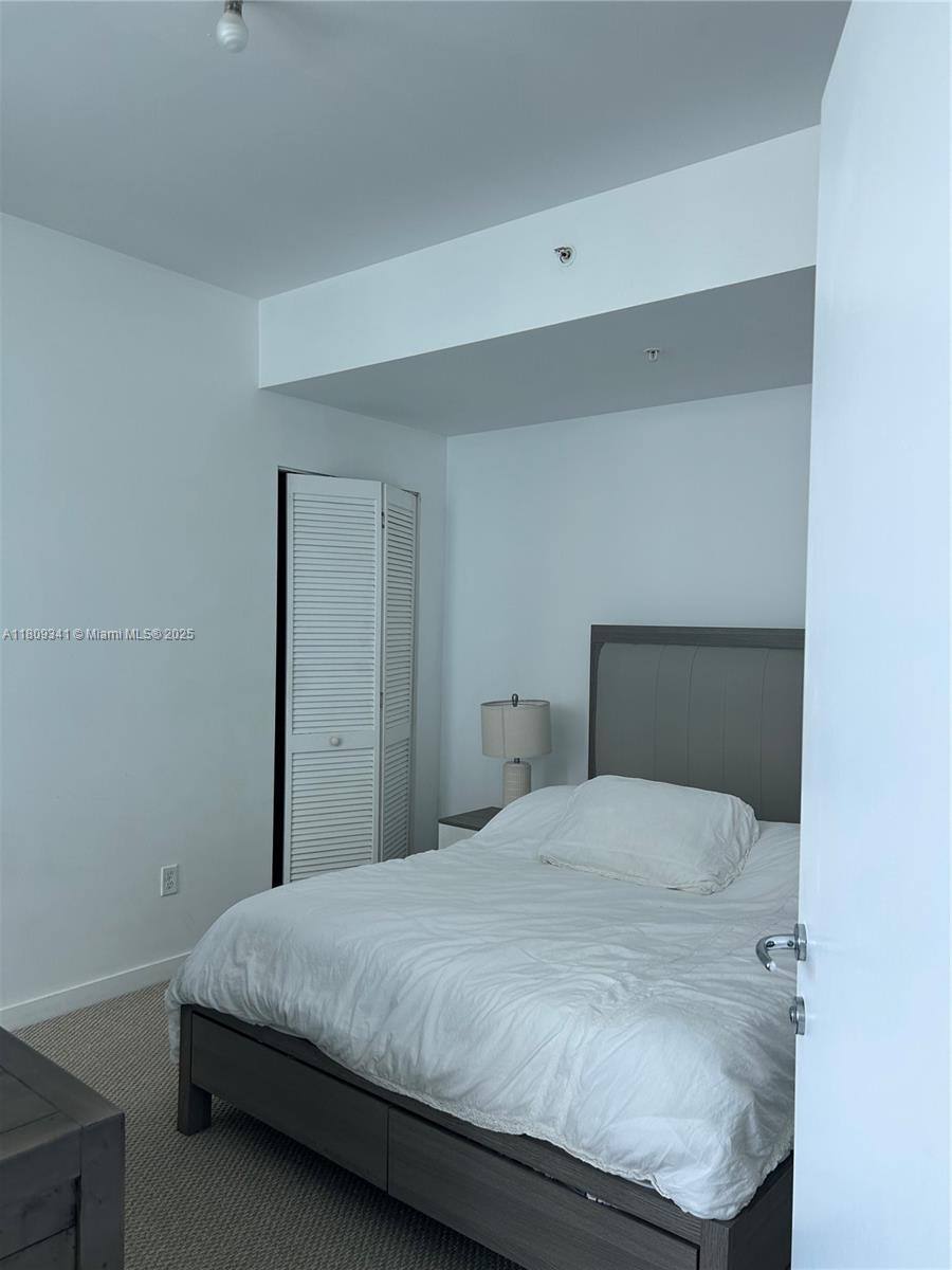 Apartment for rent at 300 S Biscayne Blvd #300T2011, Miami, FL 33131