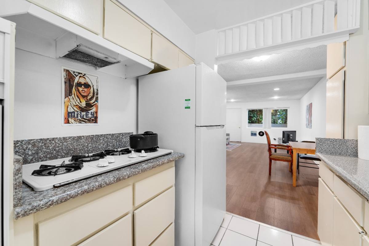 Apartment for rent at 691 Levering Ave #5, Los Angeles, CA 90024