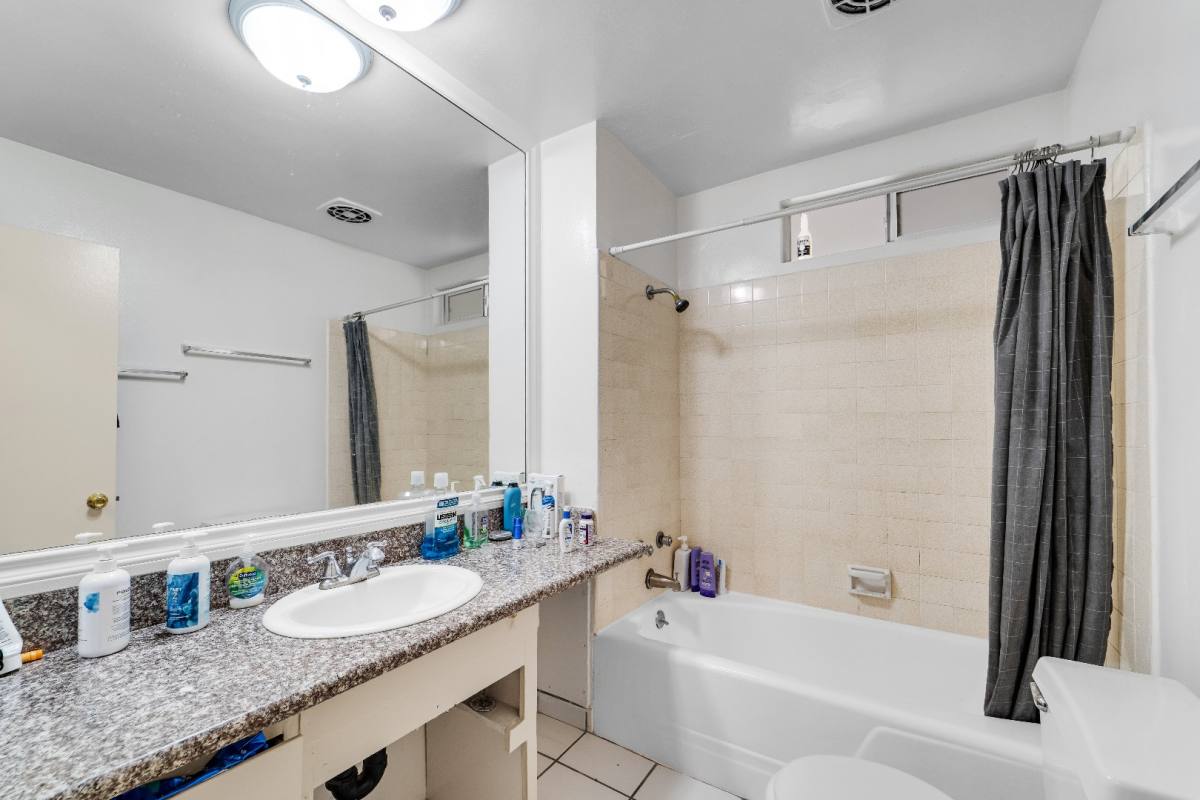 Apartment for rent at 691 Levering Ave #5, Los Angeles, CA 90024
