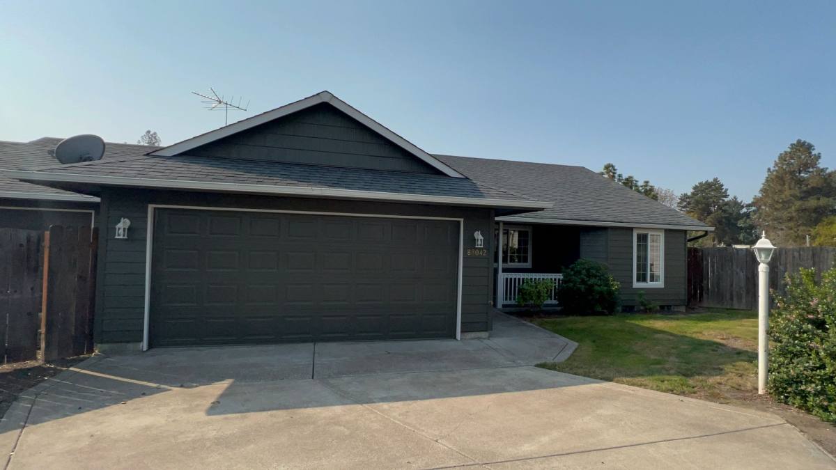 House for rent at 88042 Pine St, Veneta, OR 97487