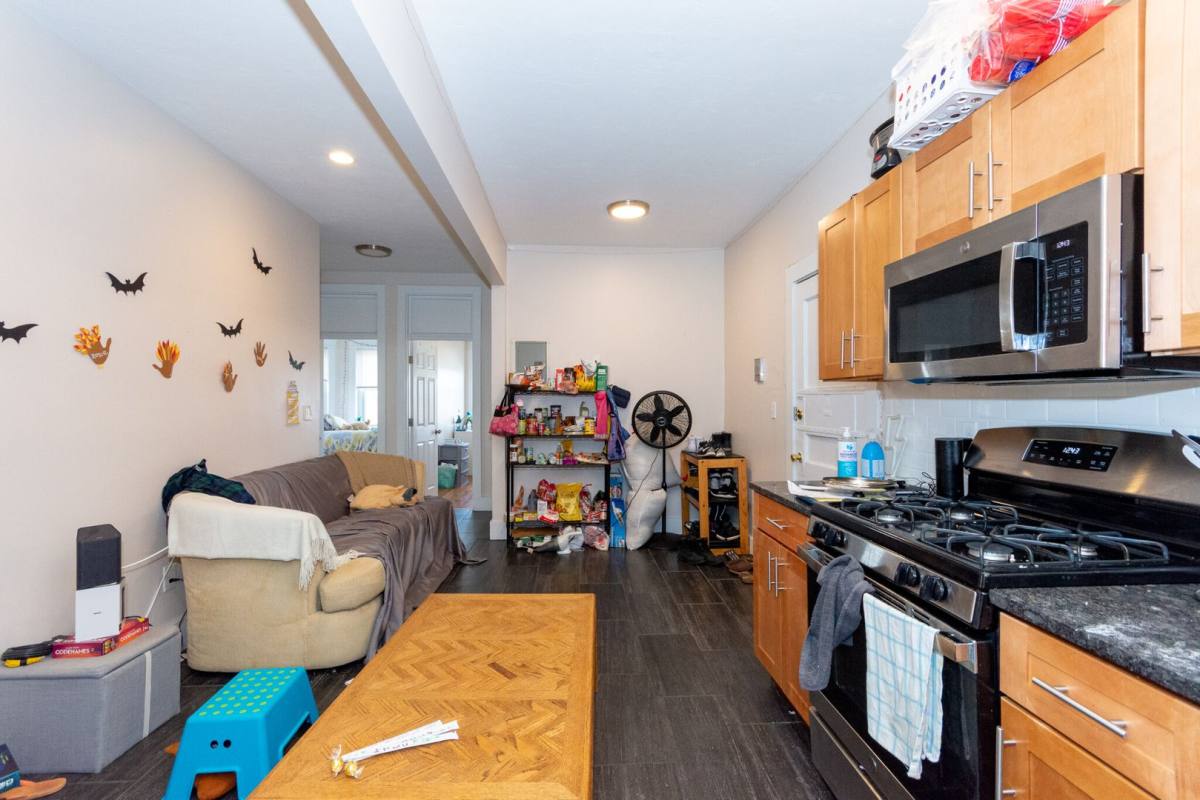 Apartment for rent at 59 Brighton Ave #7, Allston, MA 02134