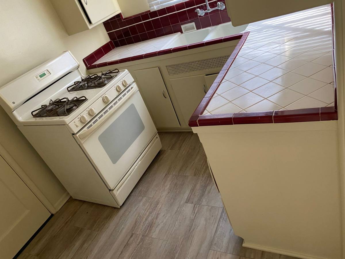 Apartment for rent at 1756 N Verdugo Rd, Glendale, CA 91208