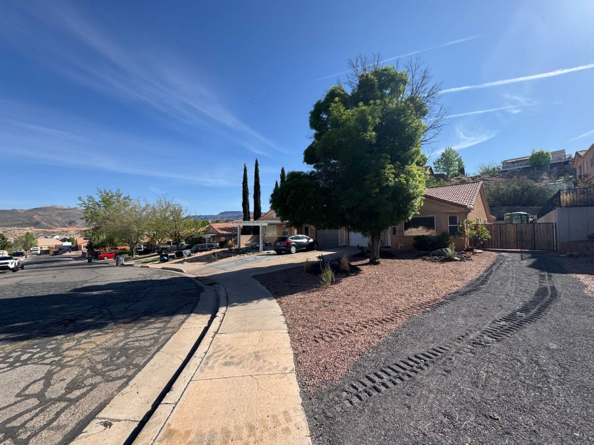 Townhouse for rent at 636 N 220 W, La Verkin, UT 84745