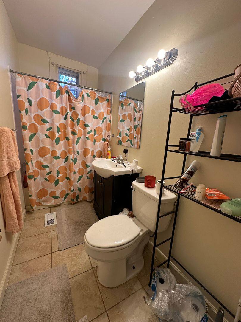 Apartment for rent at 122 E University Ave, Cincinnati, OH 45219