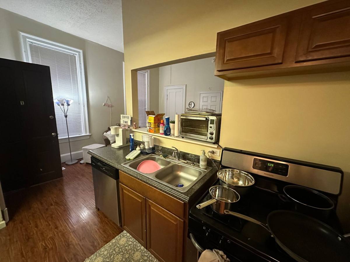 Apartment for rent at 122 E University Ave, Cincinnati, OH 45219