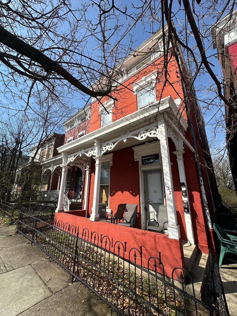 Apartment for rent at 122 E University Ave, Cincinnati, OH 45219