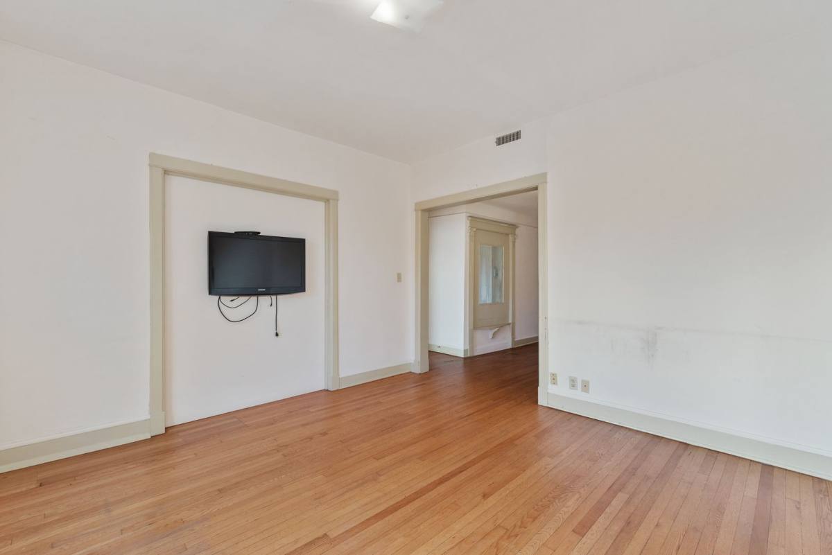 Apartment for rent at 805-11 N 22nd, Milwaukee, WI 53233