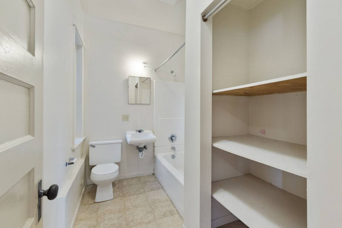 Apartment for rent at 805-11 N 22nd, Milwaukee, WI 53233