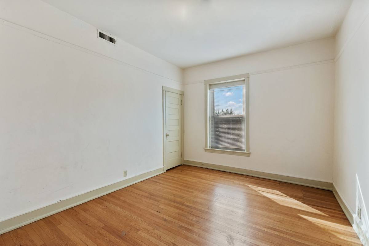 Apartment for rent at 805-11 N 22nd, Milwaukee, WI 53233