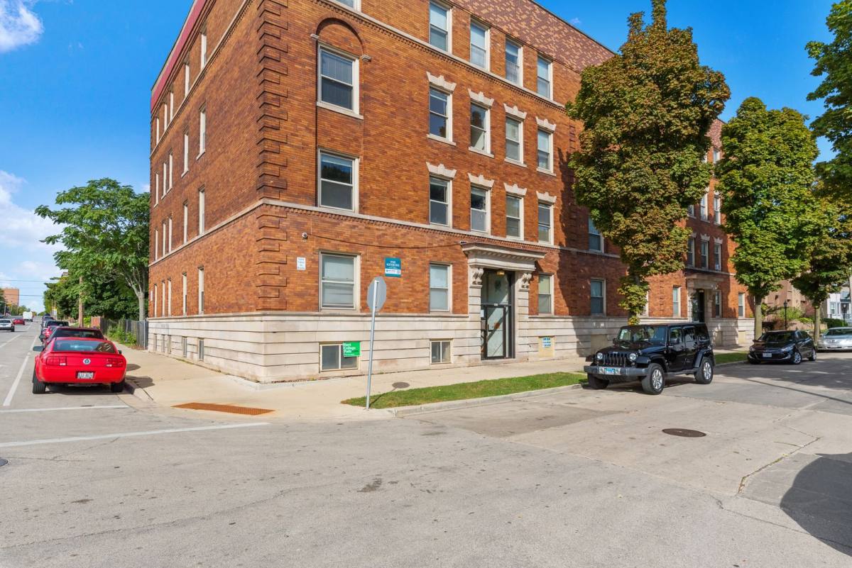 Apartment for rent at 805-11 N 22nd, Milwaukee, WI 53233