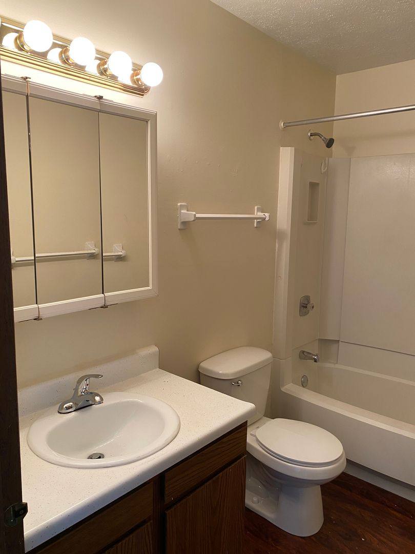 Apartment for rent at 8154 Stadler Ave, Youngstown, OH 44512