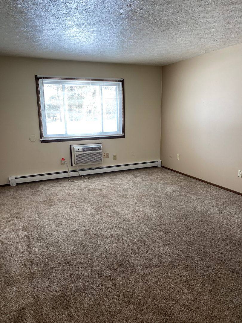 Apartment for rent at 8154 Stadler Ave, Youngstown, OH 44512