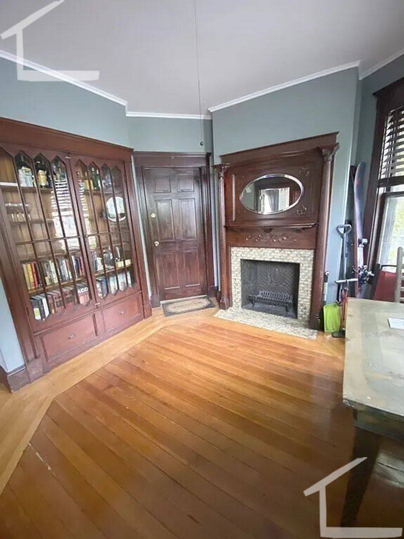 House for rent at 35 Ridgemont St #2, Allston, MA 02134