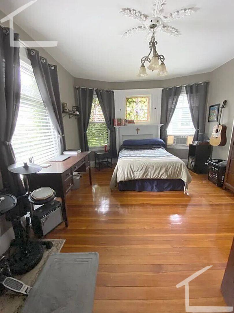 House for rent at 35 Ridgemont St #2, Allston, MA 02134