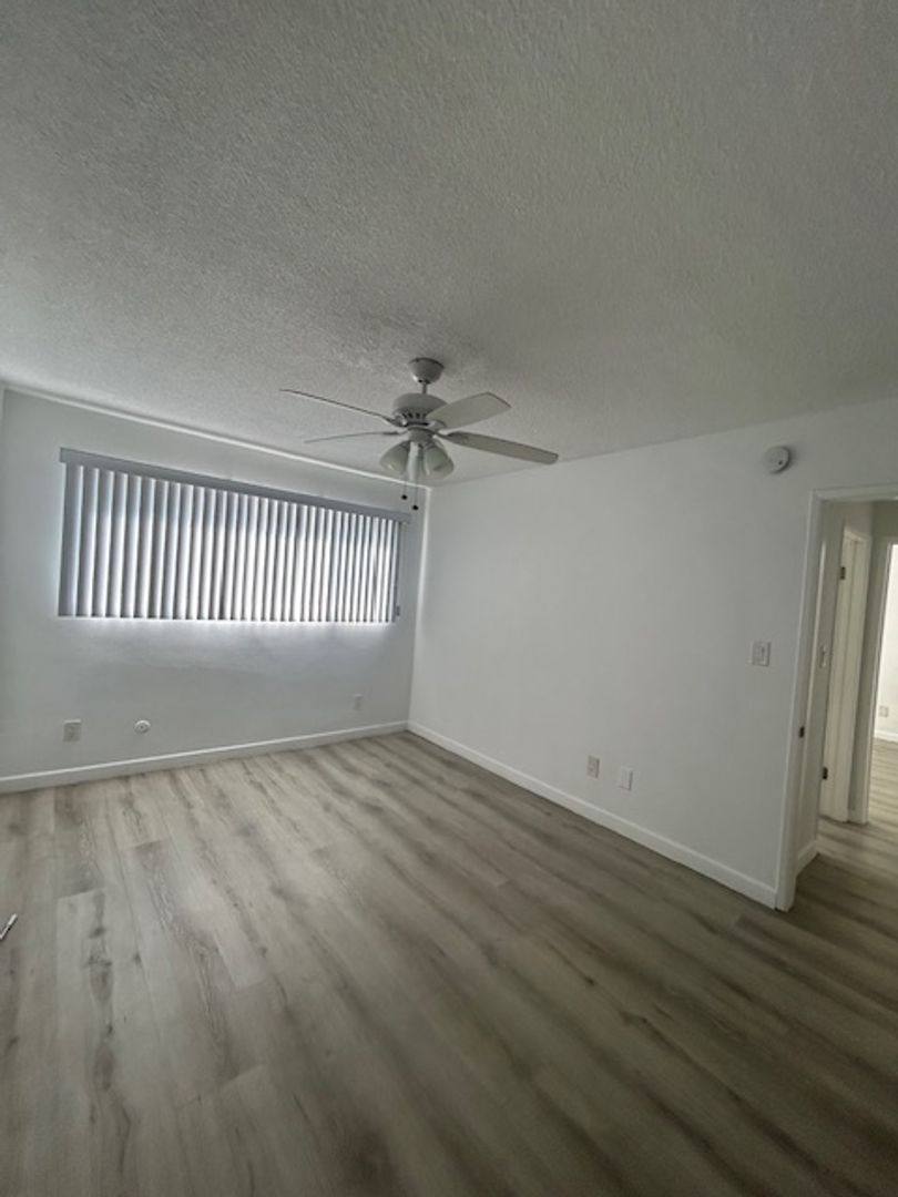 Apartment for rent at 4215-4219 W Slauson Ave, Los Angeles, CA 90043