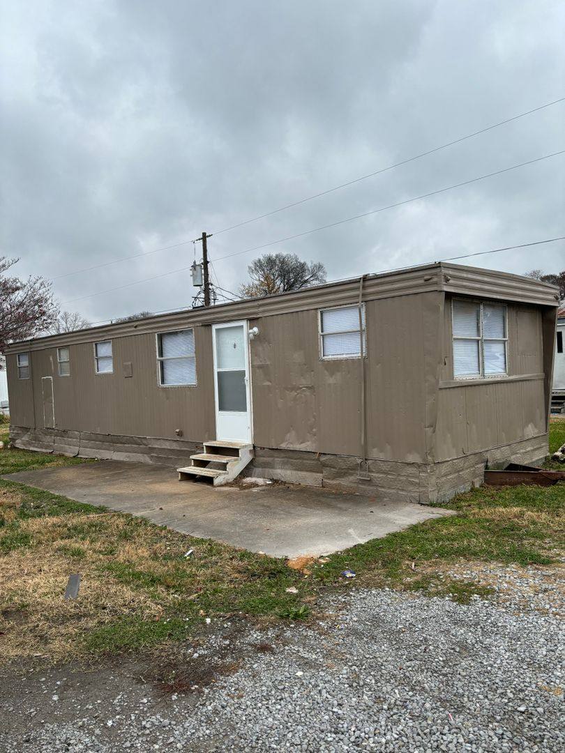 Apartment for rent at 2871 N Charles Ave, Clarksville, TN 37042