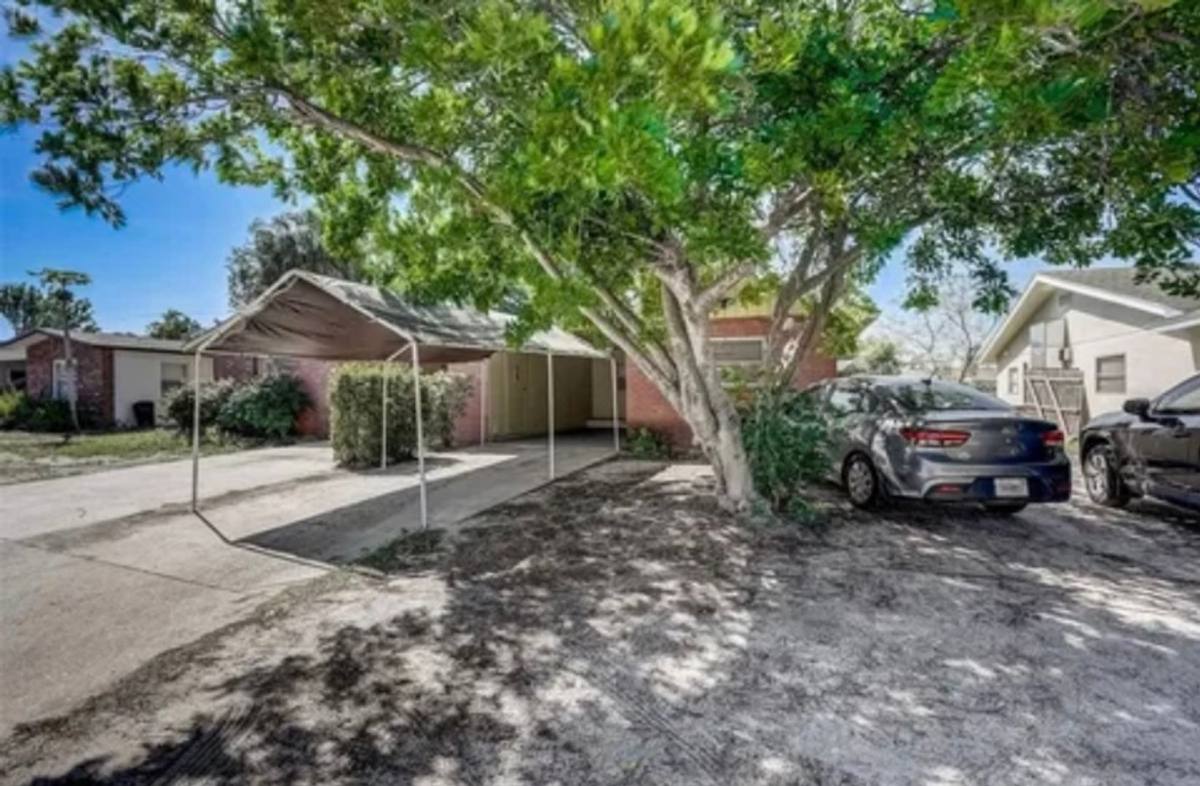 House for rent at 2306 60th Ave W, Bradenton, FL 34207
