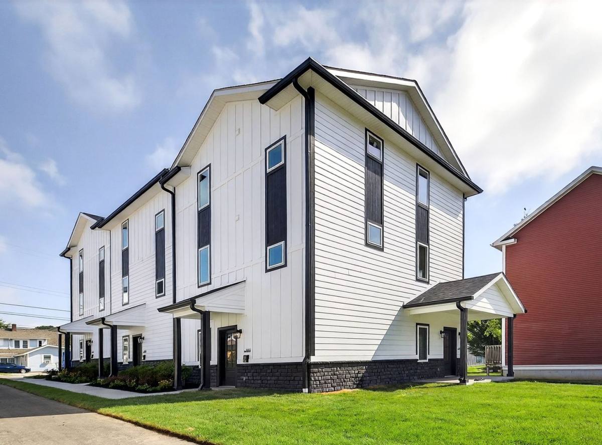 Townhouse for rent at 422 E Cottage Grove, Bloomington, IN 47408
