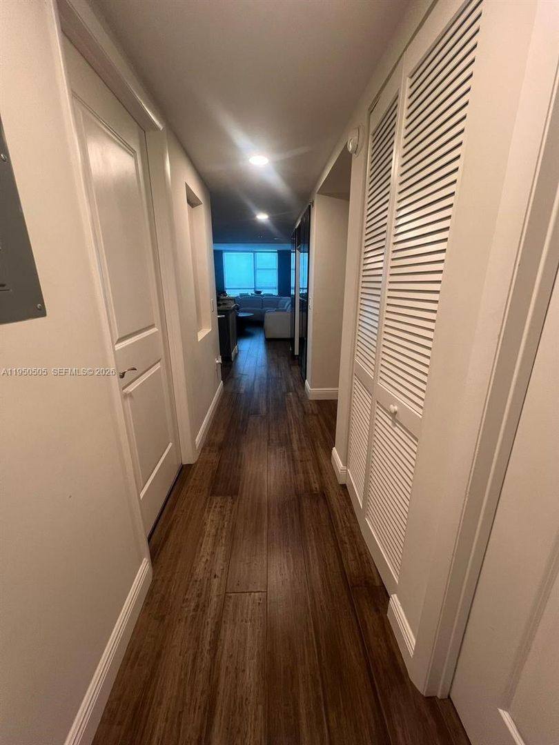 House for rent at 2641 N Flamingo Rd, Fort Lauderdale, FL 33323