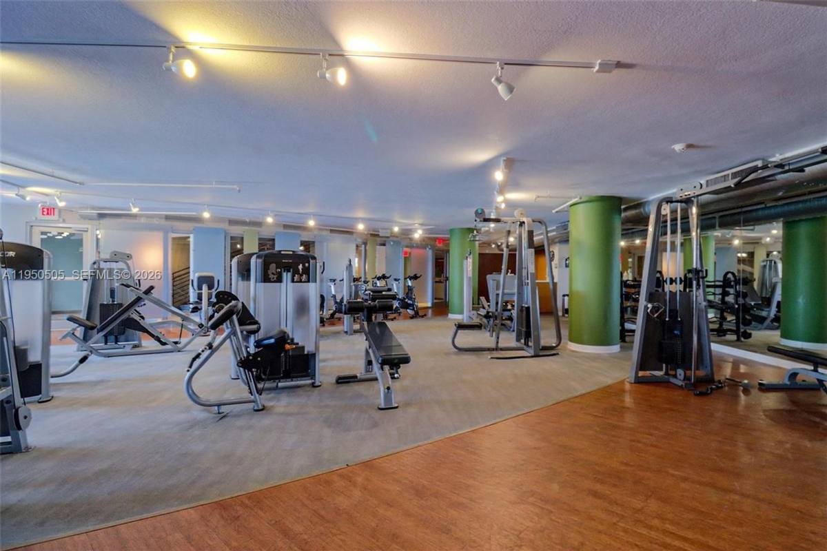 House for rent at 2641 N Flamingo Rd, Fort Lauderdale, FL 33323