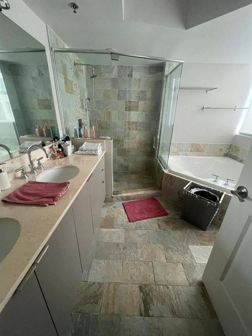 House for rent at 2641 N Flamingo Rd, Fort Lauderdale, FL 33323