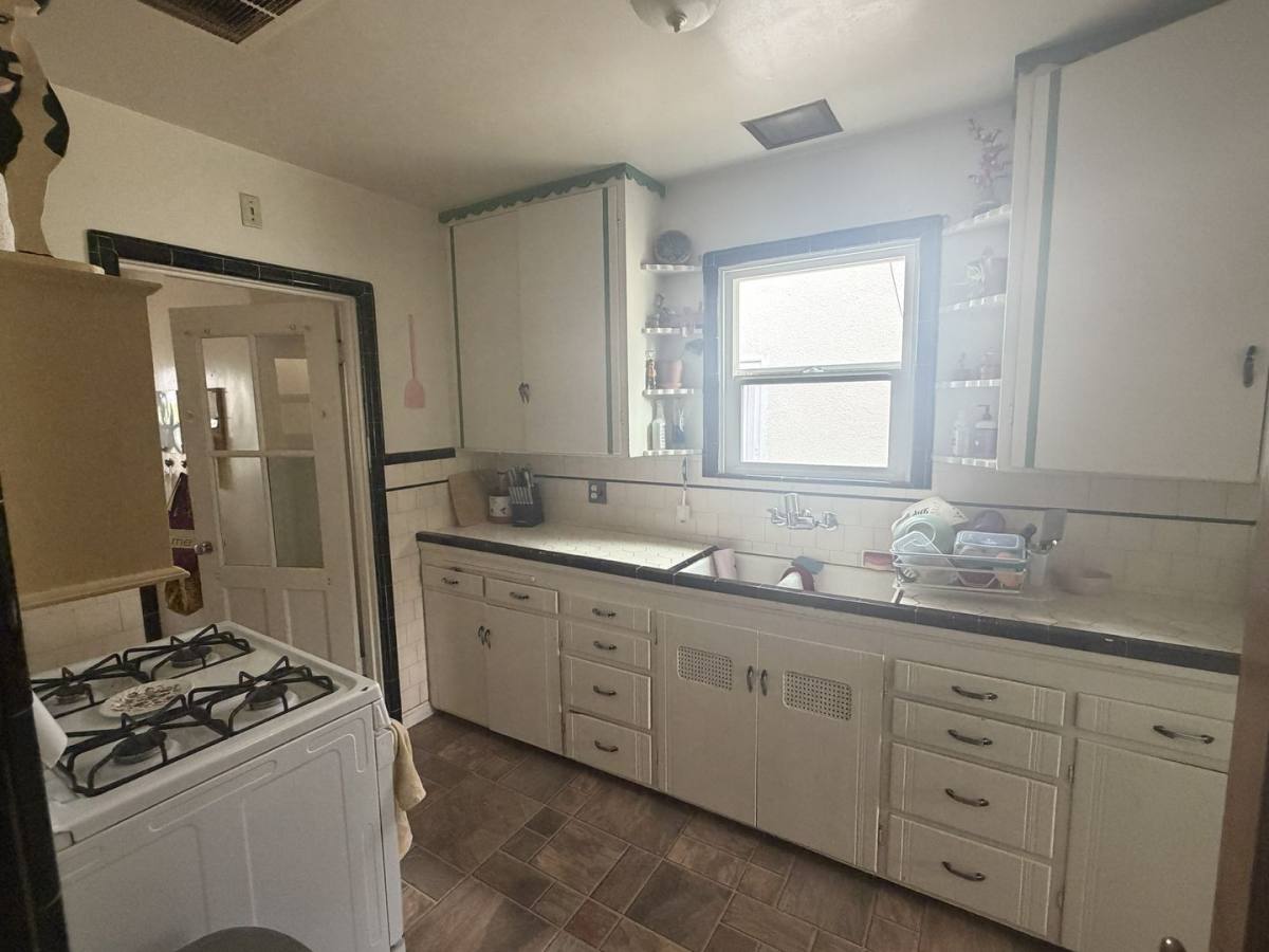 House for rent at 324 Mansion Ave, Chico, CA 95926