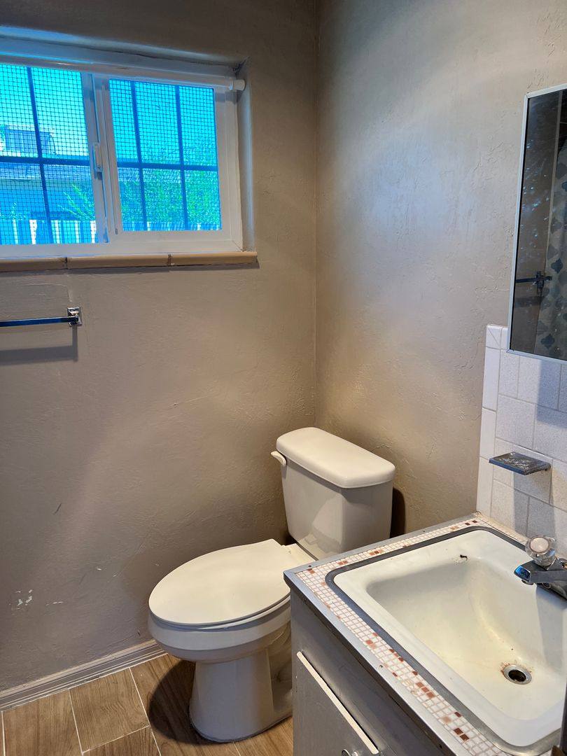 Apartment for rent at 305 Charleston Dr NE, Albuquerque, NM 87108
