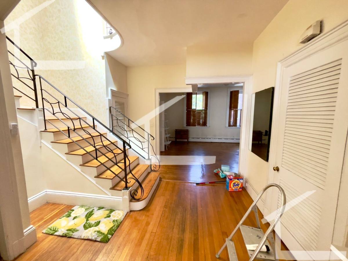 Apartment for rent at 1716 Beacon #MR3, Brookline, MA 02445