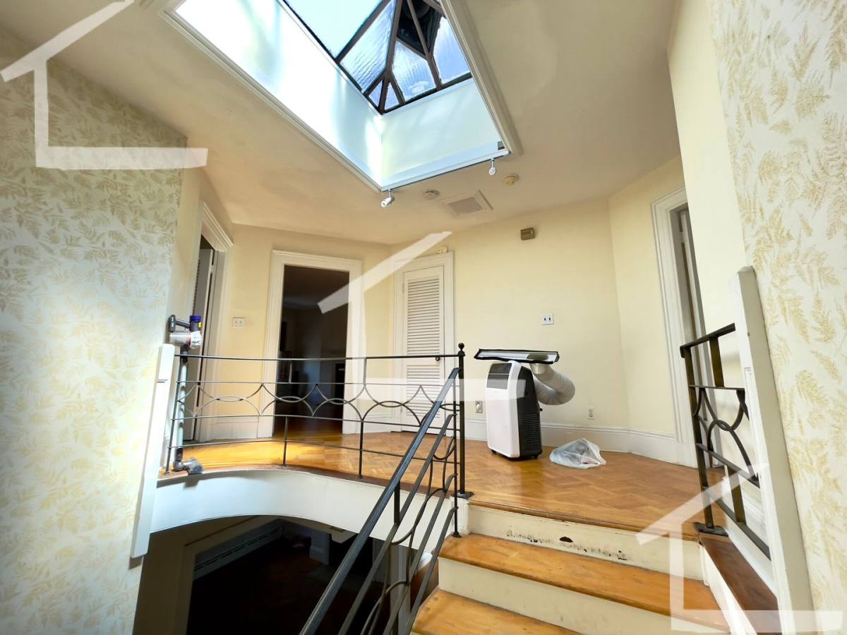 Apartment for rent at 1716 Beacon #MR3, Brookline, MA 02445