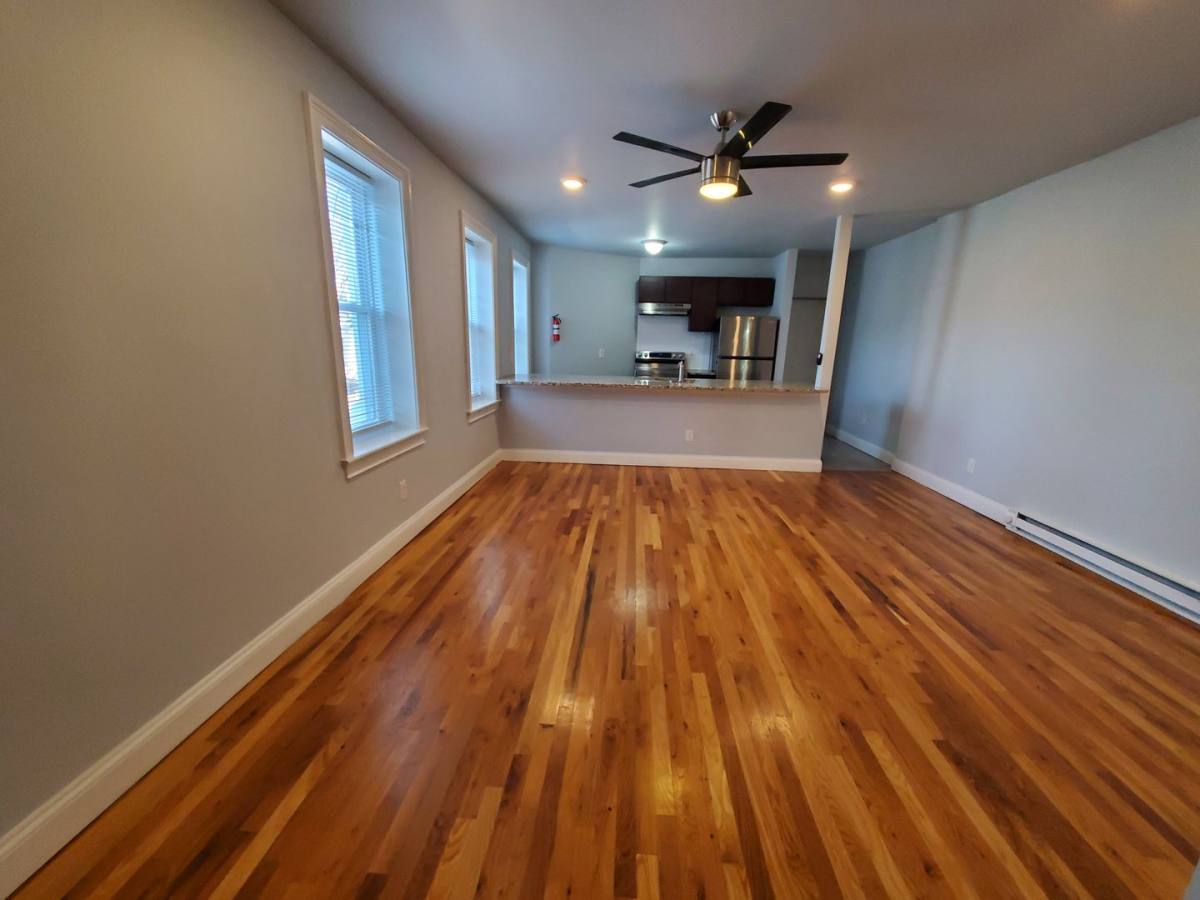 Apartment for rent at 207 N 8th St, Allentown, PA 18102