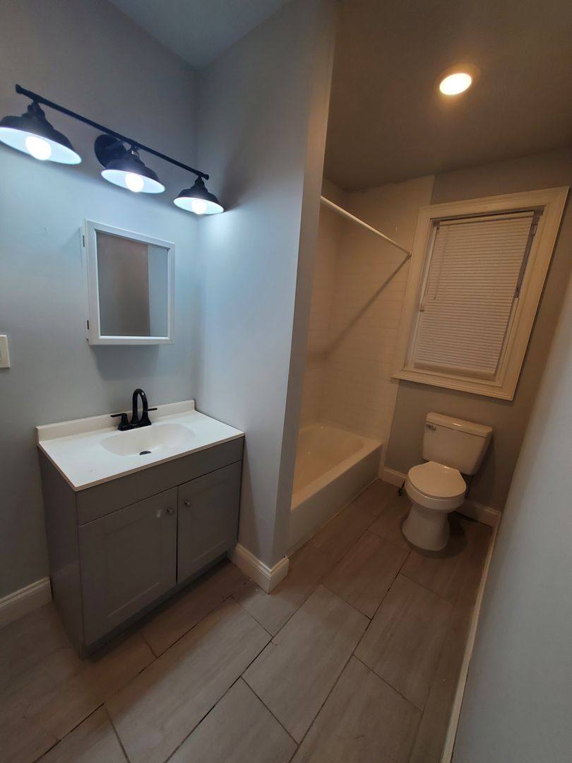 Apartment for rent at 207 N 8th St, Allentown, PA 18102