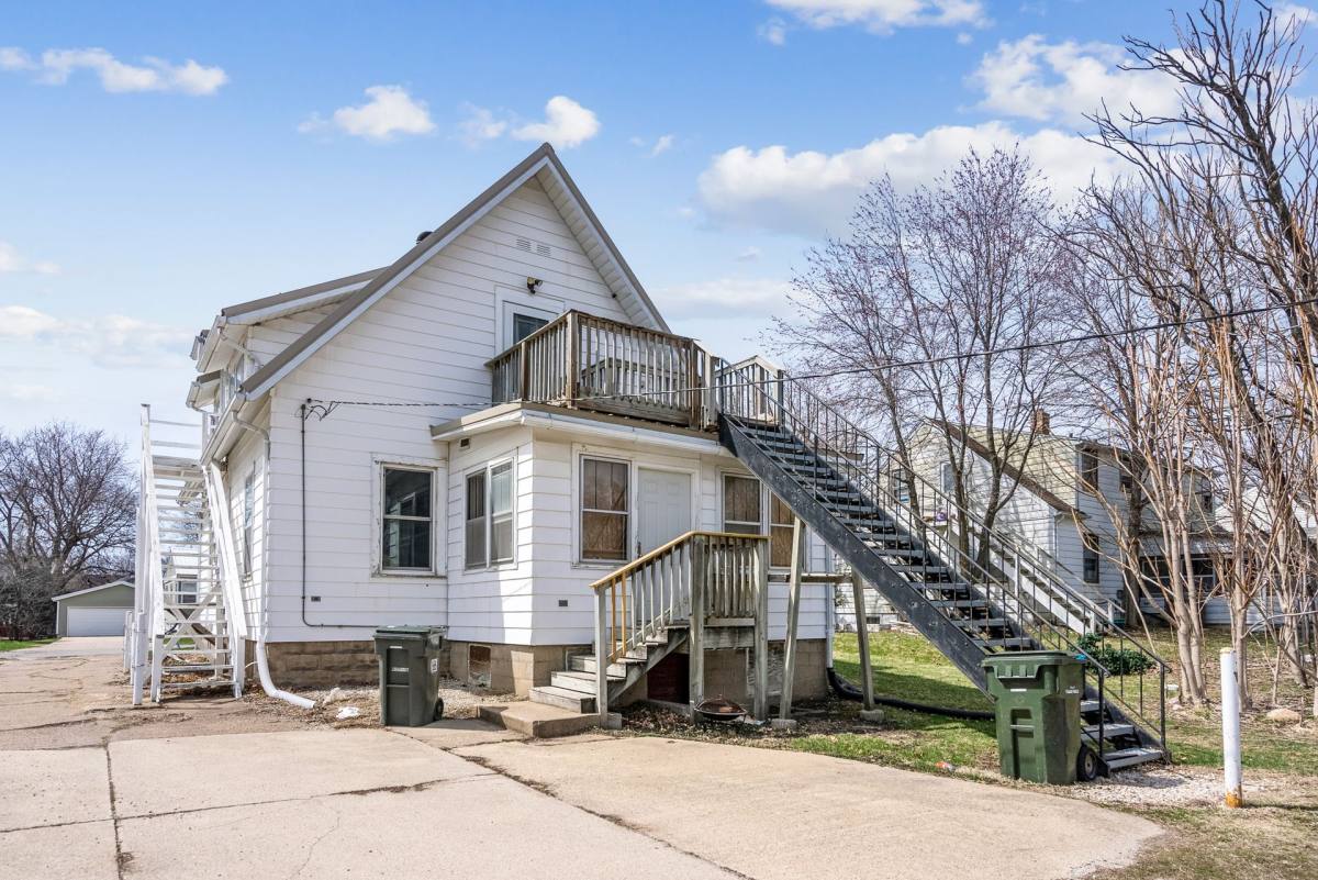 Townhouse for rent at 1918 Olive St, Cedar Falls, IA 50613
